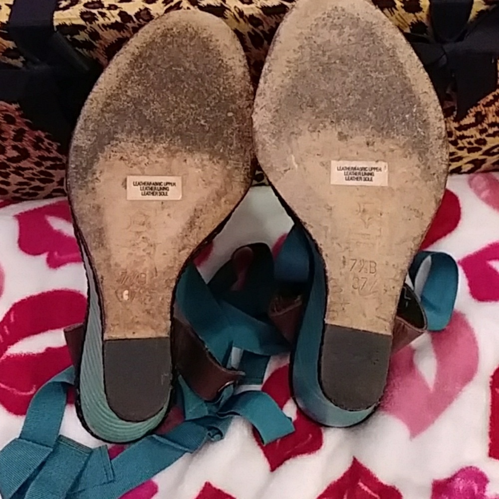 BCBG Maxazria Sandals - Picture 2 of 8